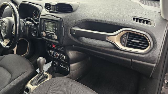 Used 2017 Jeep Renegade Latitude w/ Cold Weather Group AWD/4WD image 30