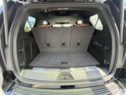 Used 2023 Chevrolet Tahoe High Country w/ Premium Package 2 AWD/4WD image 12