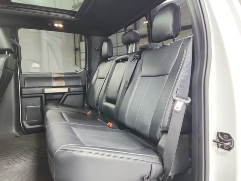 Used 2022 Ford F250 Lariat w/ Lariat Ultimate Package AWD/4WD image 12
