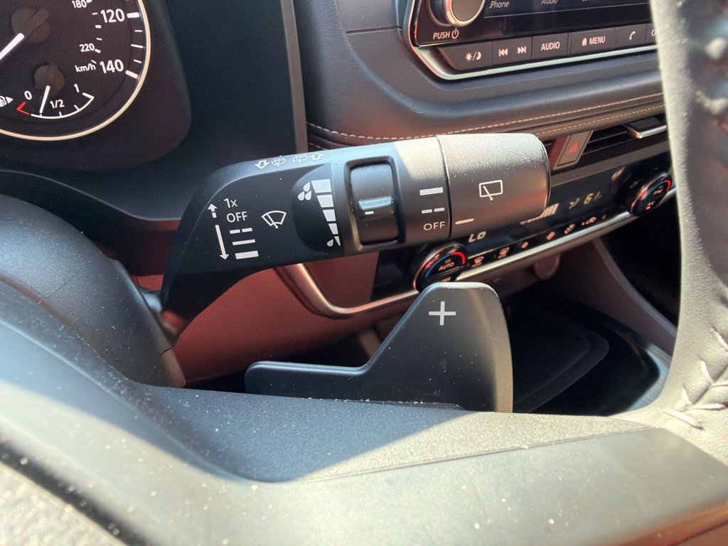 Used 2025 Nissan Rogue SV FWD image 28