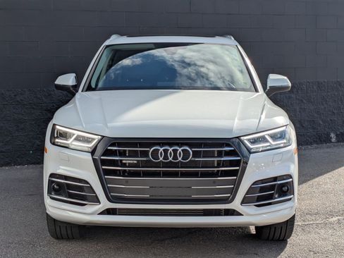 Used 2020 Audi Q5 e Premium Plus w/ Premium Plus Package image 2