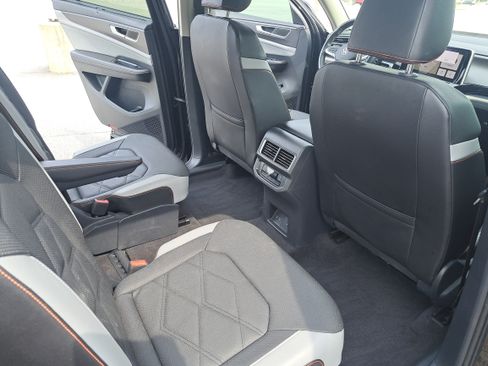 Used 2024 Volkswagen Atlas Peak Edition SEL AWD/4WD image 11