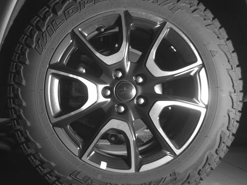 Used 2025 Jeep Compass Trailhawk AWD/4WD image 14