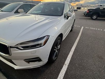 Used 2019 Volvo XC60 T6 Momentum w/ Advanced Package
