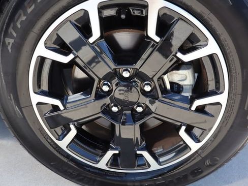 Used 2023 Jeep Renegade Trailhawk AWD/4WD image 47