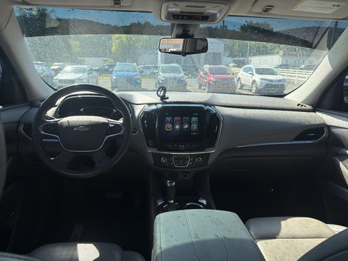 Used 2019 Chevrolet Traverse LT w/ LT Premium Package FWD image 16