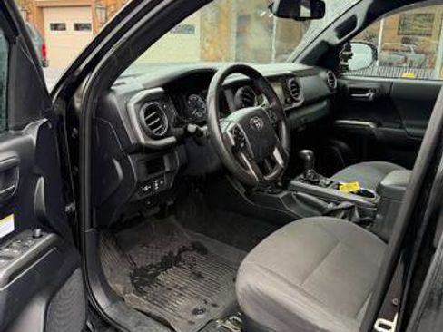 Used 2019 Toyota Tacoma SR5 image 12