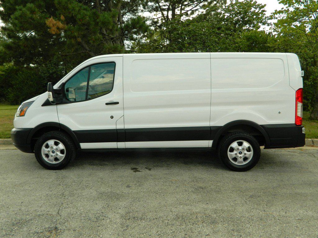 Used 2019 Ford Transit 250 130 Low Roof RWD image 4