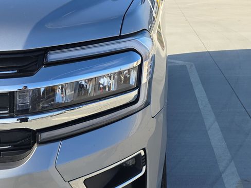 Used 2024 Ford Expedition Limited image 10