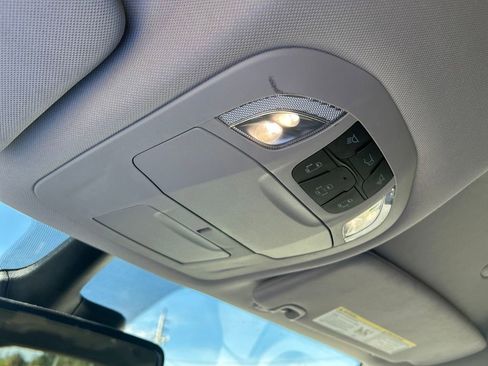 Used 2024 Chrysler Pacifica Touring-L FWD image 43