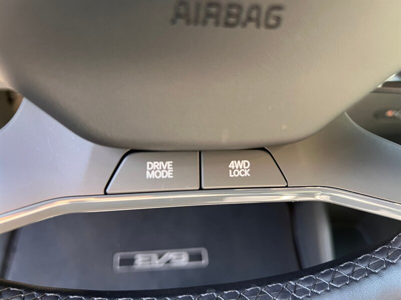 Used 2024 Kia EV9 GT-Line AWD/4WD image 36