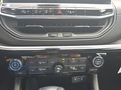 New 2026 Jeep Compass Limited AWD/4WD image 17