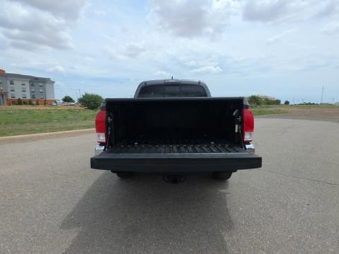 Used 2017 Toyota Tacoma SR5 w/ Tow Package RWD image 26