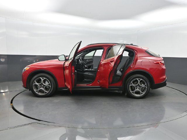 Used 2023 Alfa Romeo Stelvio Sprint AWD/4WD image 45