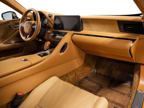 Used 2025 Lexus LC 500 Coupe image 2