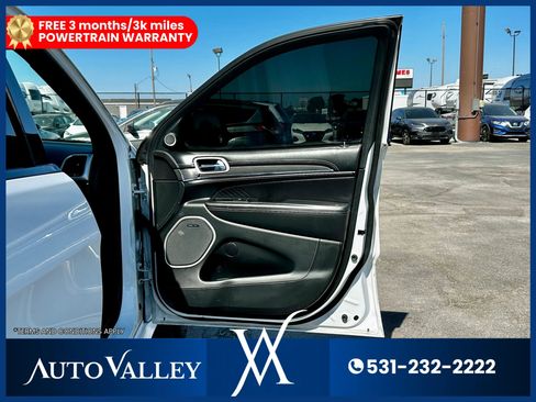 Used 2018 Jeep Grand Cherokee SRT image 15