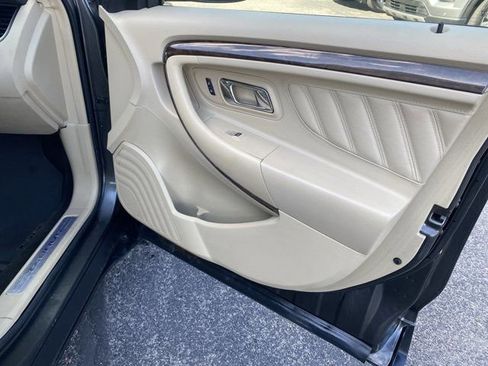 Used 2018 Ford Taurus Limited AWD/4WD image 17