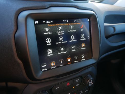 Used 2023 Jeep Renegade Latitude AWD/4WD image 32