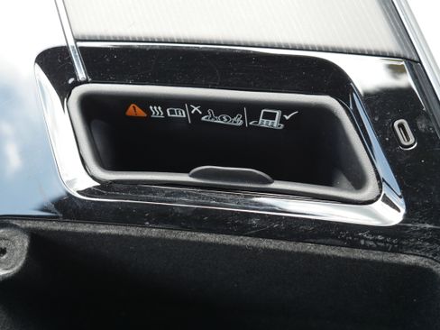Used 2024 Cadillac Lyriq Luxury AWD/4WD image 24