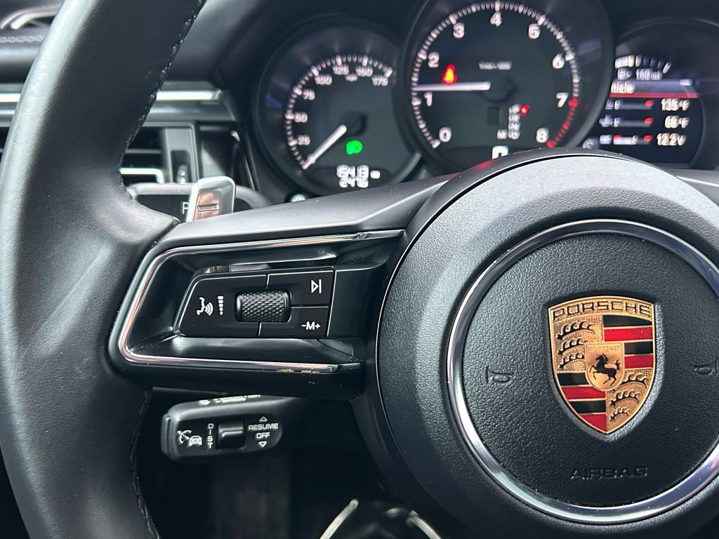 Used 2025 Porsche Macan AWD/4WD image 19