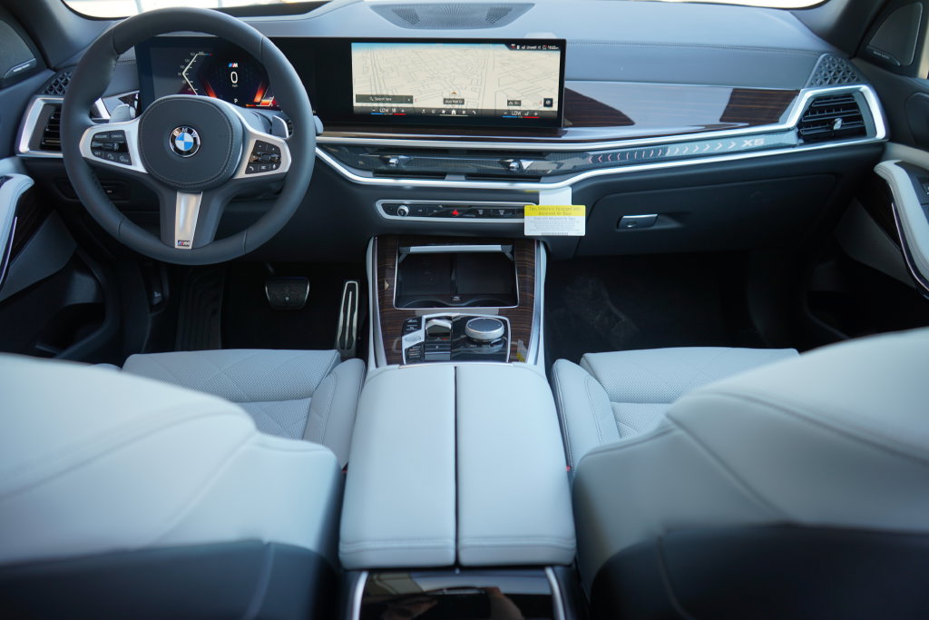 Used 2026 BMW X5 sDrive40i w/ M Sport Package RWD image 13