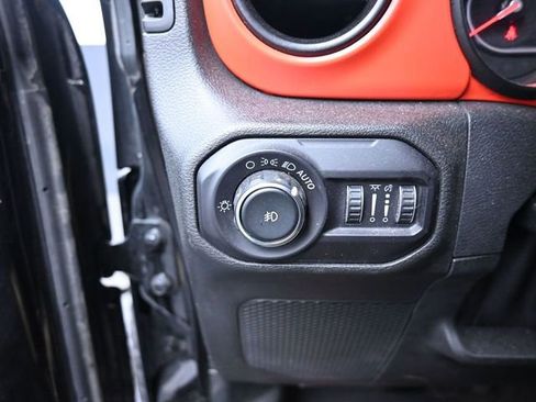 Used 2018 Jeep Wrangler Unlimited Rubicon AWD/4WD image 17