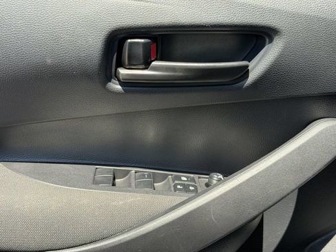 Used 2025 Toyota Corolla LE FWD image 22