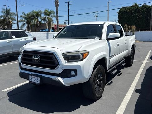 Used 2021 Toyota Tacoma SR5 RWD image 3