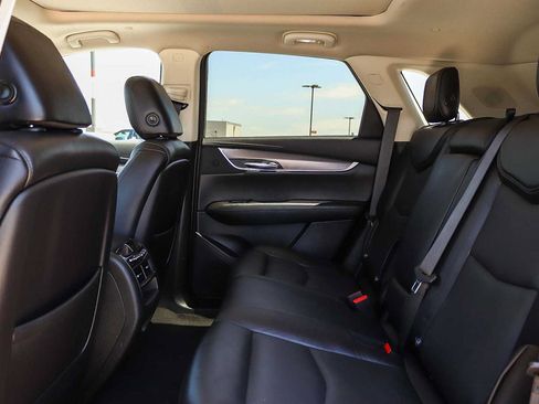 Used 2019 Cadillac XT5 Premium Luxury FWD image 18