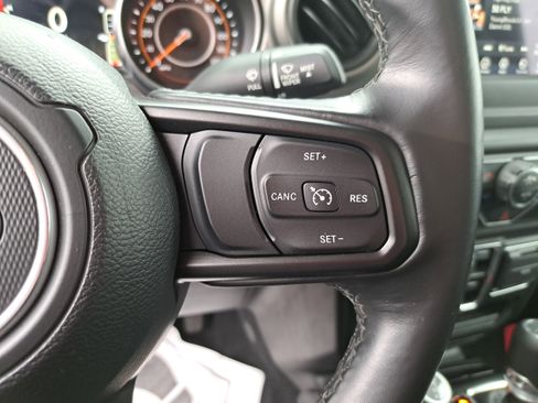 Used 2021 Jeep Gladiator Willys image 17