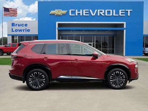 Used 2024 Nissan Rogue Platinum w/ Platinum Premium Package FWD image 6