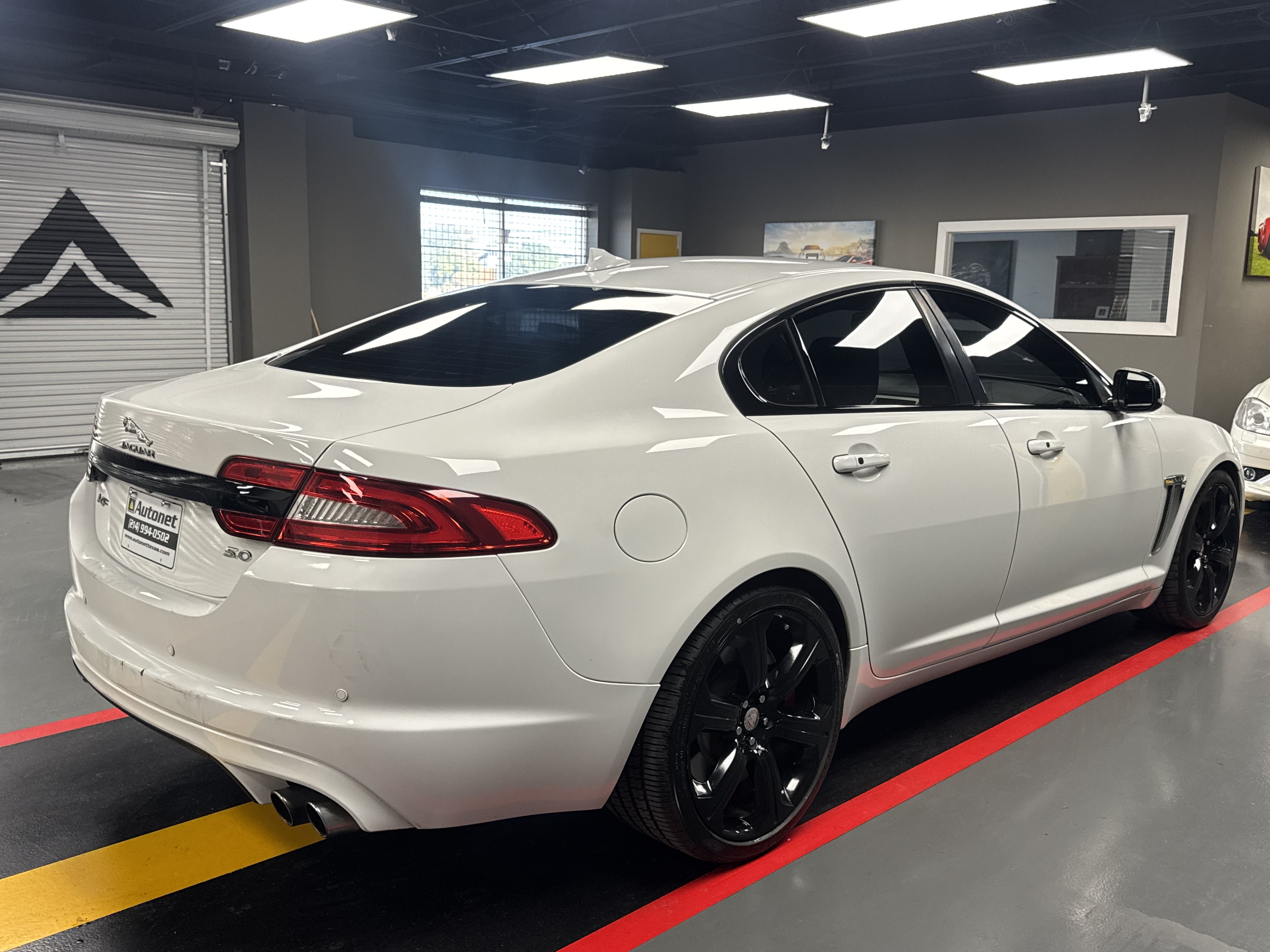 Used 2015 Jaguar XF Supercharged RWD image 6