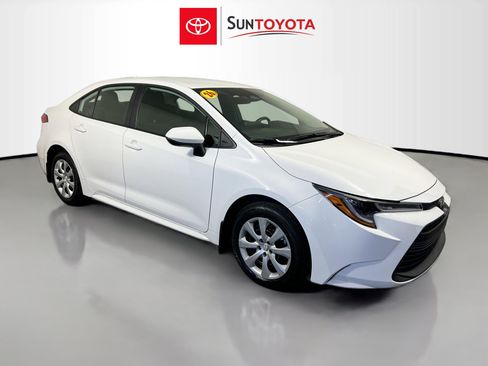 Used 2026 Toyota Corolla LE FWD image 1