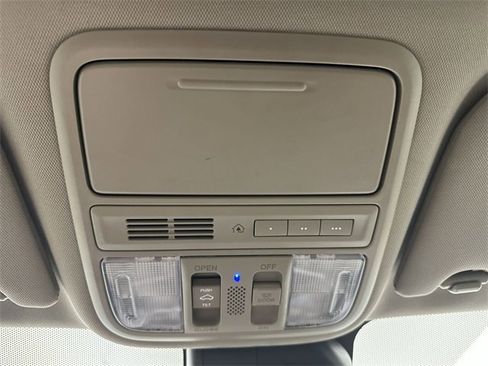 Used 2017 Honda Odyssey EX-L image 42