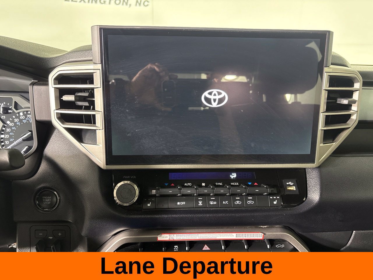Used 2025 Toyota Tundra SR5 w/ SR5 Premium Package AWD/4WD image 18