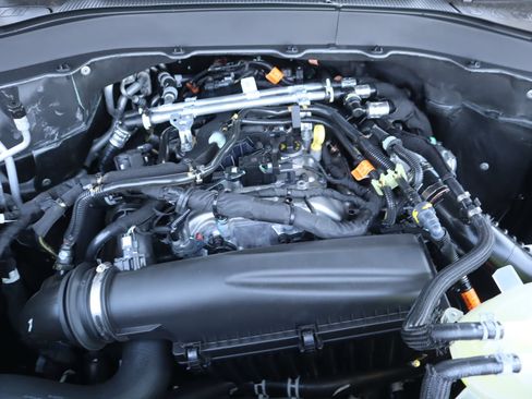 New 2026 Ford Explorer Active RWD image 19