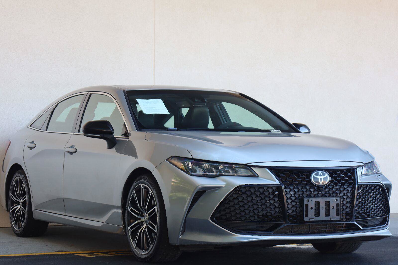 Used 2019 Toyota Avalon XSE w/ All Weather Liner Package FWD image 7