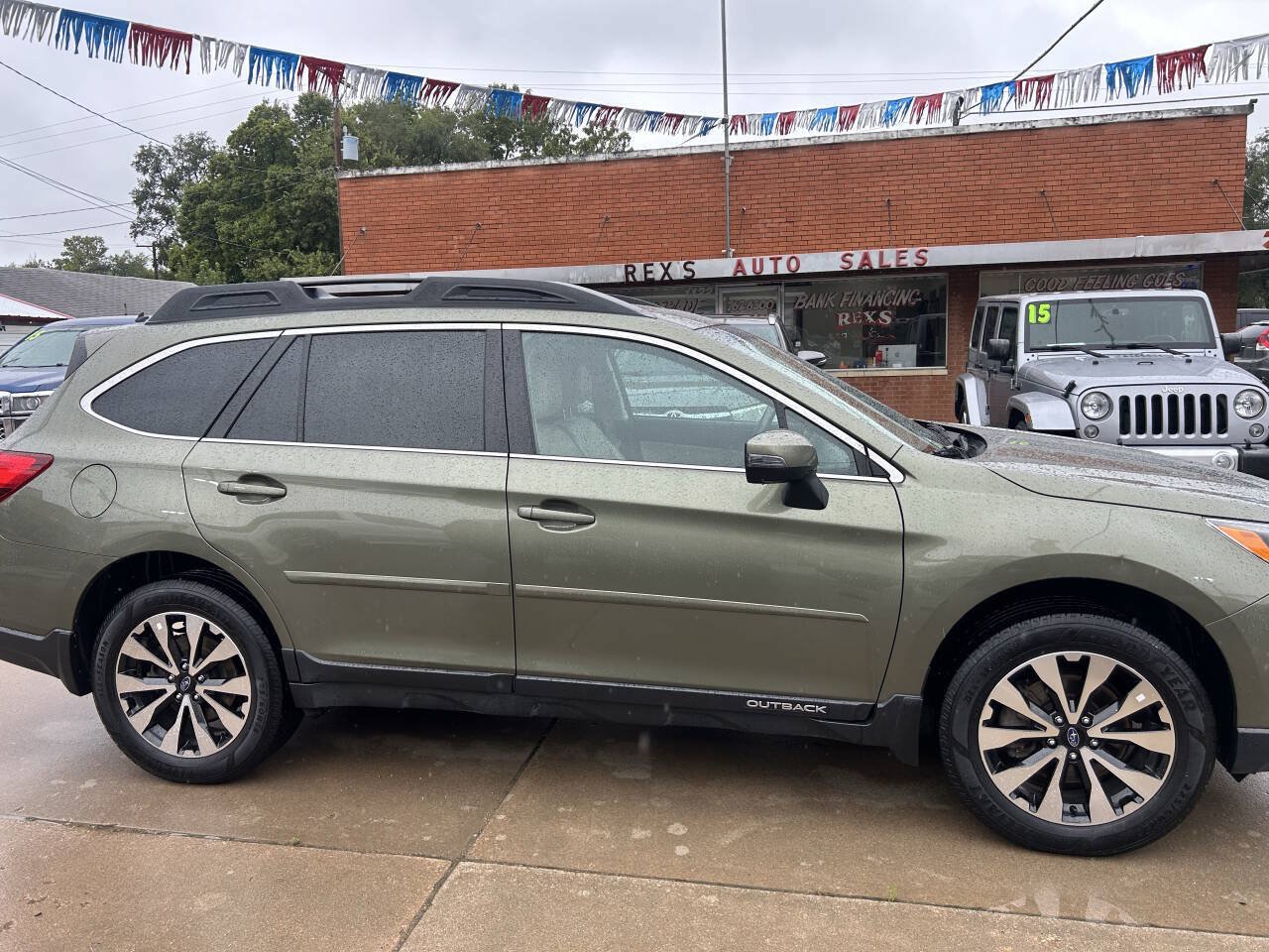 Used 2016 Subaru Outback 2.5i Limited AWD/4WD image 5