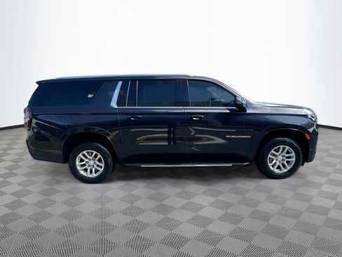 Used 2023 Chevrolet Suburban LT w/ Luxury Package RWD image 5