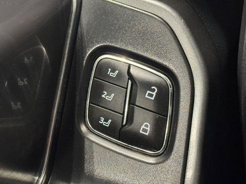 Used 2023 Ford F150 Lariat AWD/4WD image 34