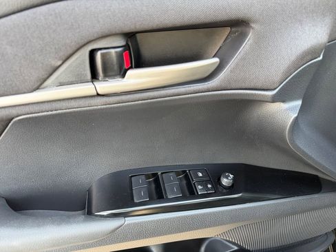 Used 2025 Toyota Camry LE image 23