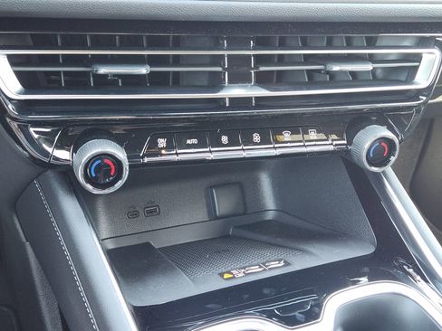 New 2026 Chevrolet Traverse LT image 18