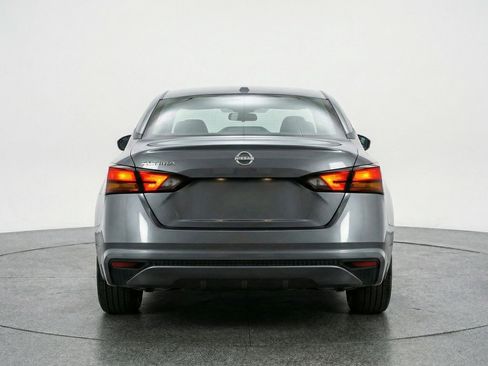 Used 2025 Nissan Altima 2.5 SV image 7