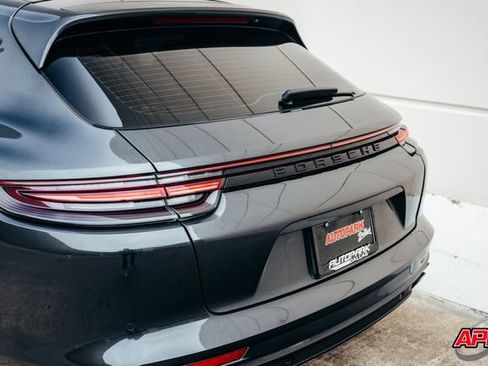 Used 2018 Porsche Panamera 4S image 31