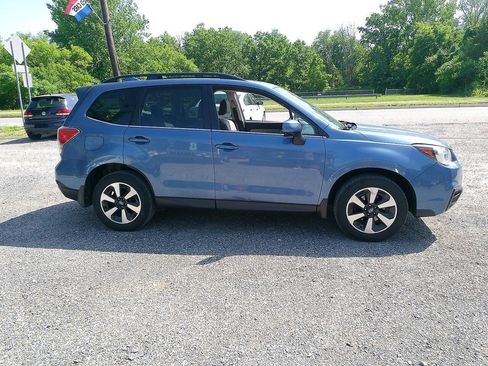 Used 2017 Subaru Forester 2.5i Limited AWD/4WD image 6