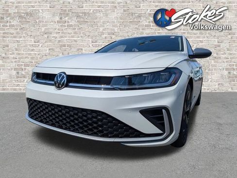 Used 2025 Volkswagen Jetta SE image 8