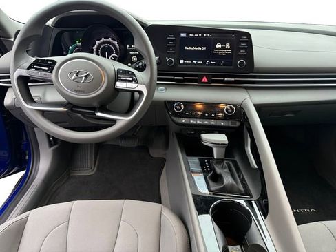 Certified 2023 Hyundai Elantra Blue image 10