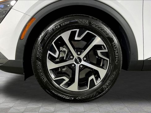 Used 2024 Kia Sportage EX FWD image 33