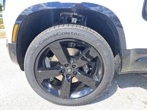 Used 2025 Land Rover Defender 130 V8 image 7