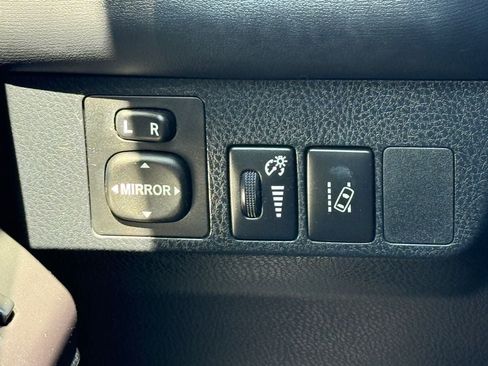 Used 2017 Toyota RAV4 XLE FWD image 18